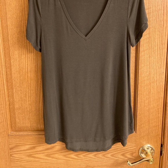 ModCloth Soft Jersey Olive Green V-Neck XS T-Shirt - Picture 4 of 4